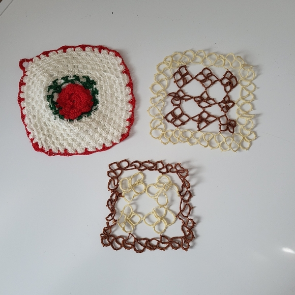Lot of Three Vintage Crocheted Tatted Doilies - Picture 1 of 11